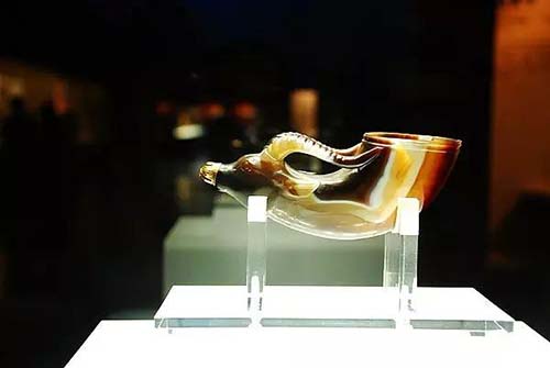 Beast-Head-Shaped Agate Cup