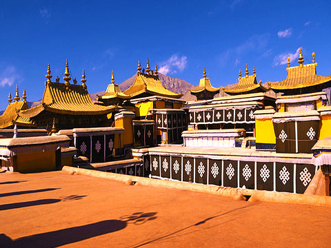 Golden Roof Complex