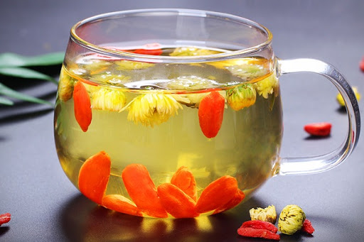 Drinking chrysanthemum tea