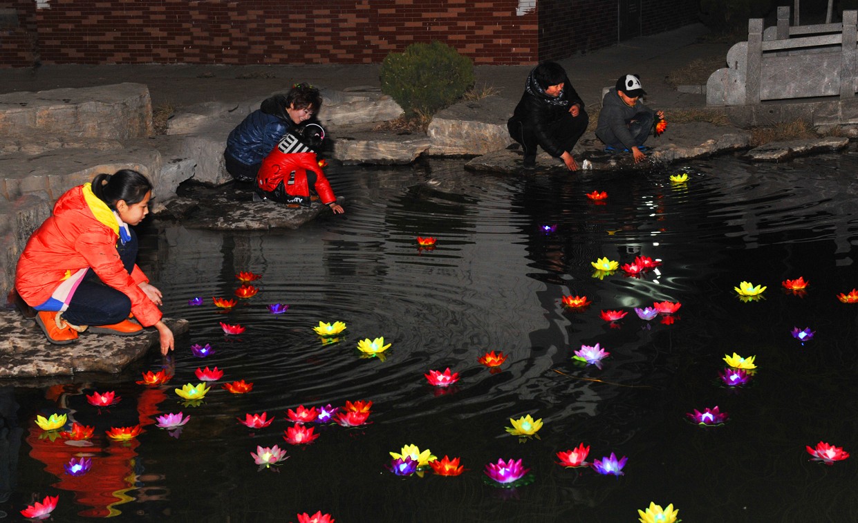 Set off river lanterns
