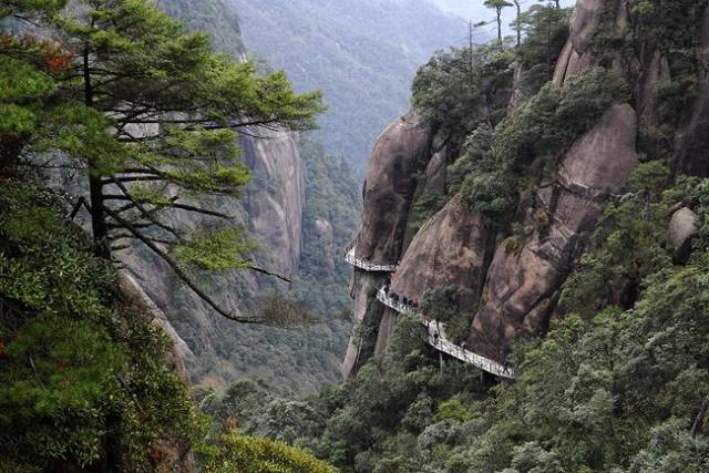 Challenging Shudao Road