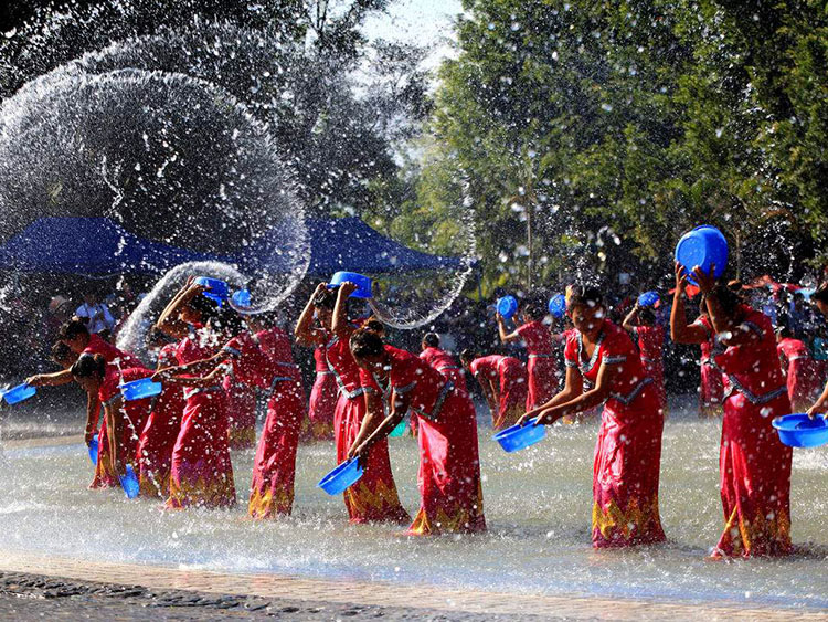 Water Splashing Festival of the Dai People