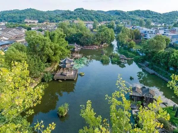 Huanglongxi Ancient Town
